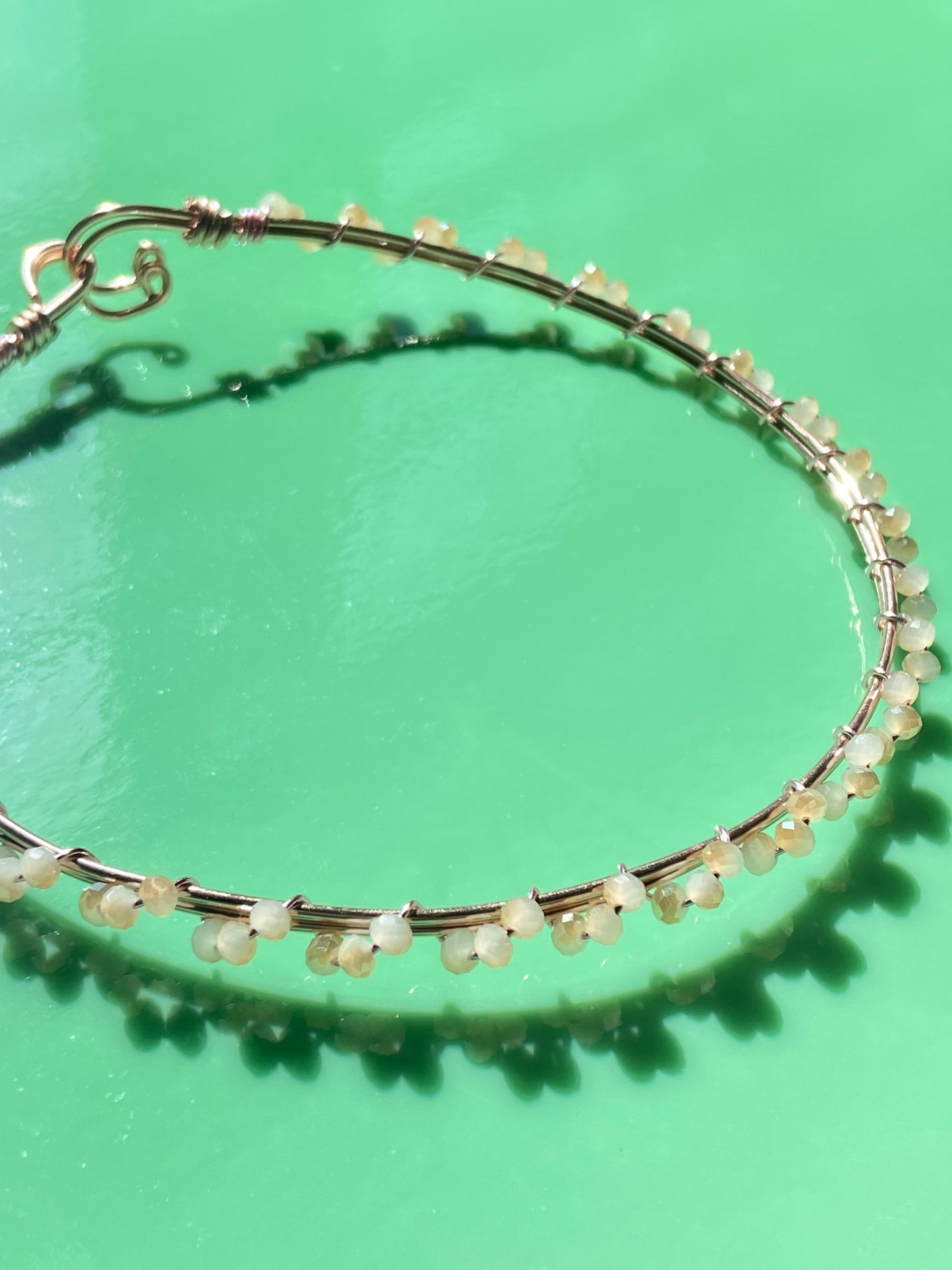 Cream/White Pink Wire Choker