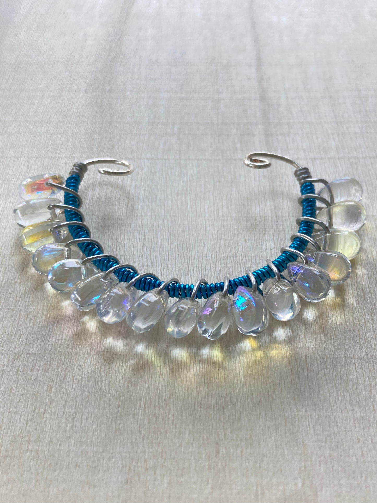 Vòng tai nước mắt thiên thần