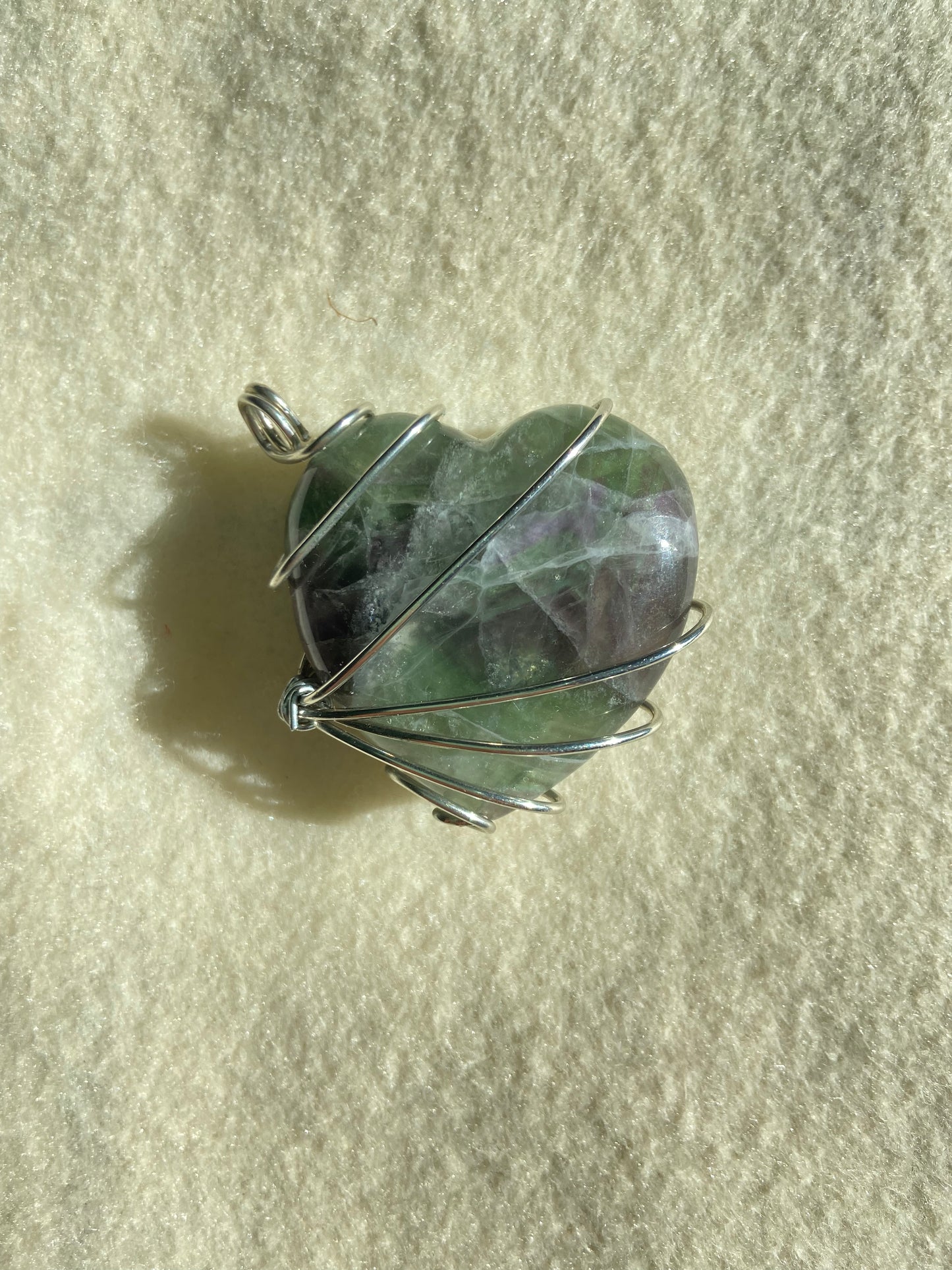 Mặt dây chuyền trái tim Fluorite lớn