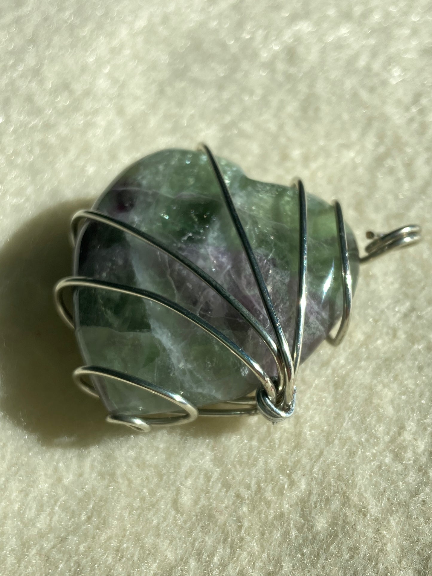 Mặt dây chuyền trái tim Fluorite lớn