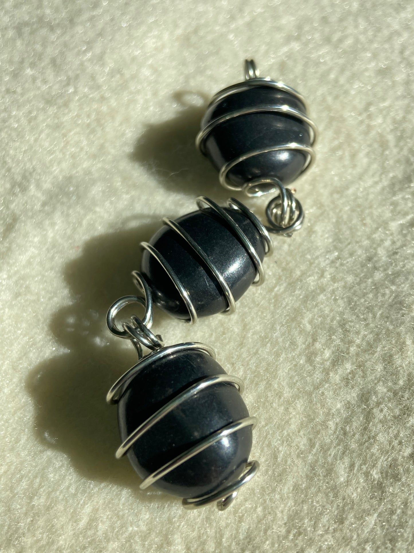 Mặt dây chuyền Obsidian lớn nguy hiểm