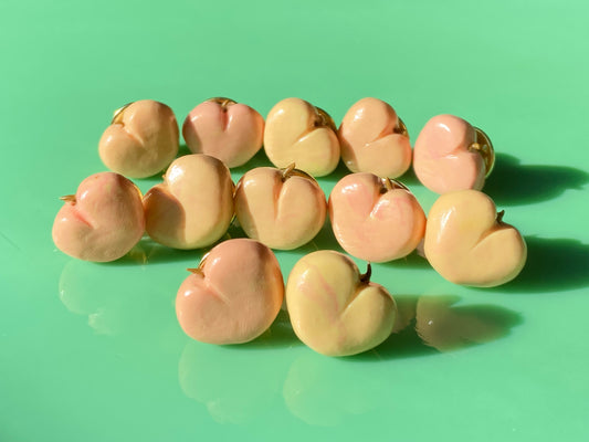 White Peach Pin