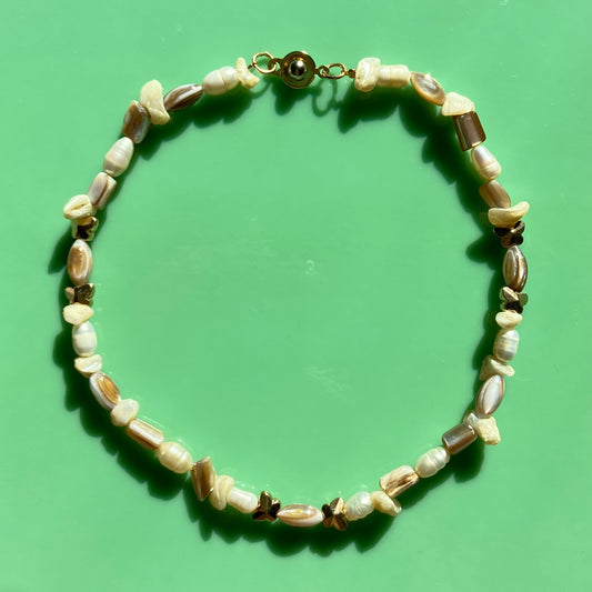 Sandy Pearl Choker