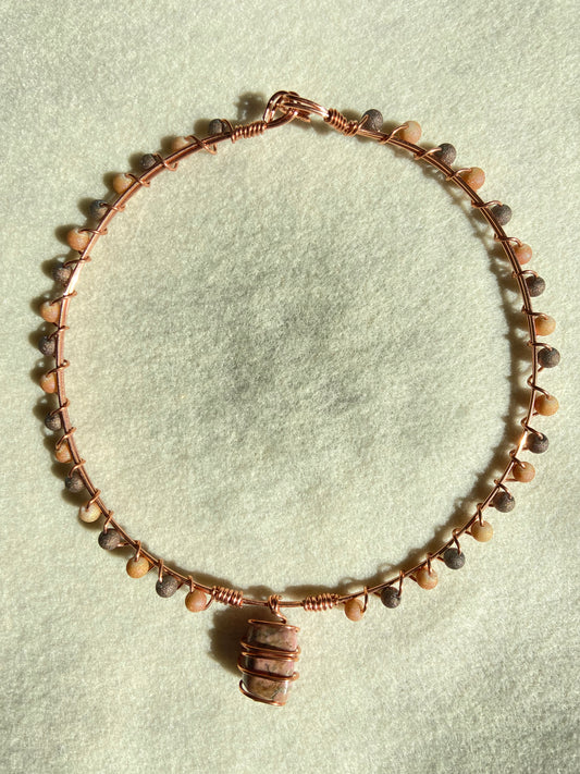 Peachy Wire Necklace